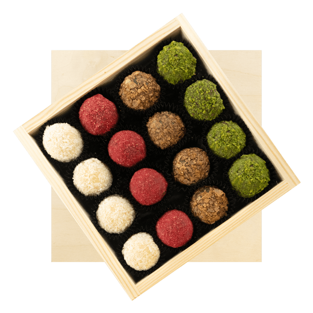 Wooden gift box with 16 truffles