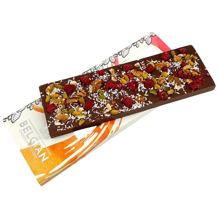 Fantasy milk chocolate bar 550 grs with walnuts, pistachios, raspberries and coconut