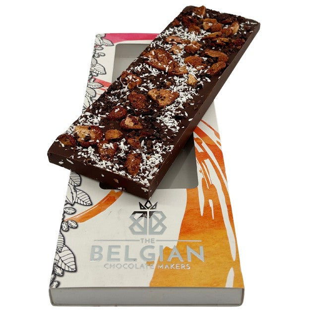 Fantasy milk chocolate bar 550 grs with strawberries, coconut and cacao nibs