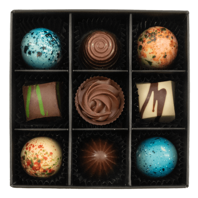 Black temptation box of 9 chocolate pralines 135g