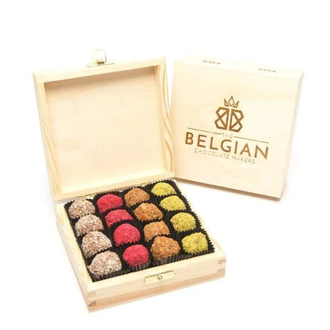 Wooden box with 16 truffle mix2